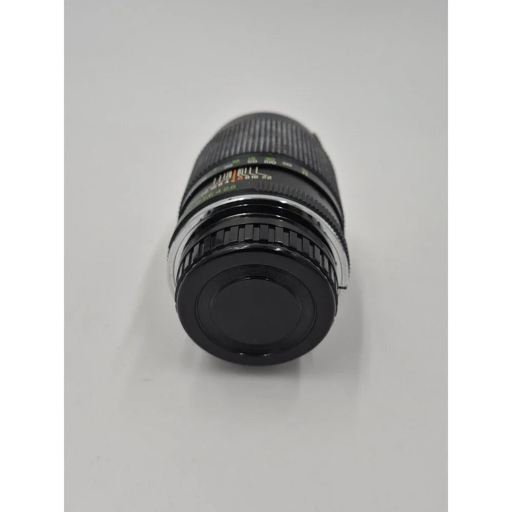 Vintage SAKAR 135mm Manual Telephoto Lens. f2.8 Minolta MC Mount With Case